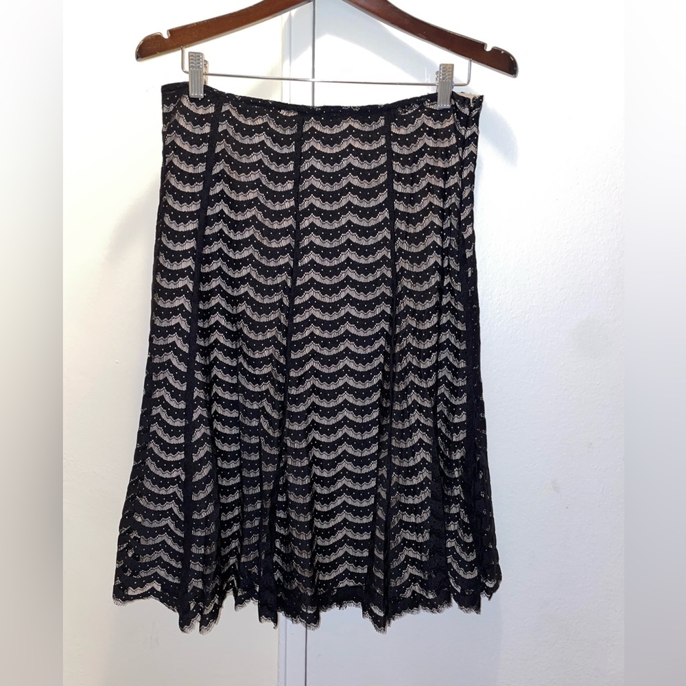 Apt. 9 Lace Overlay Black & Nude Flared Skirt Scalloped Hem Fully Lined Size 8
